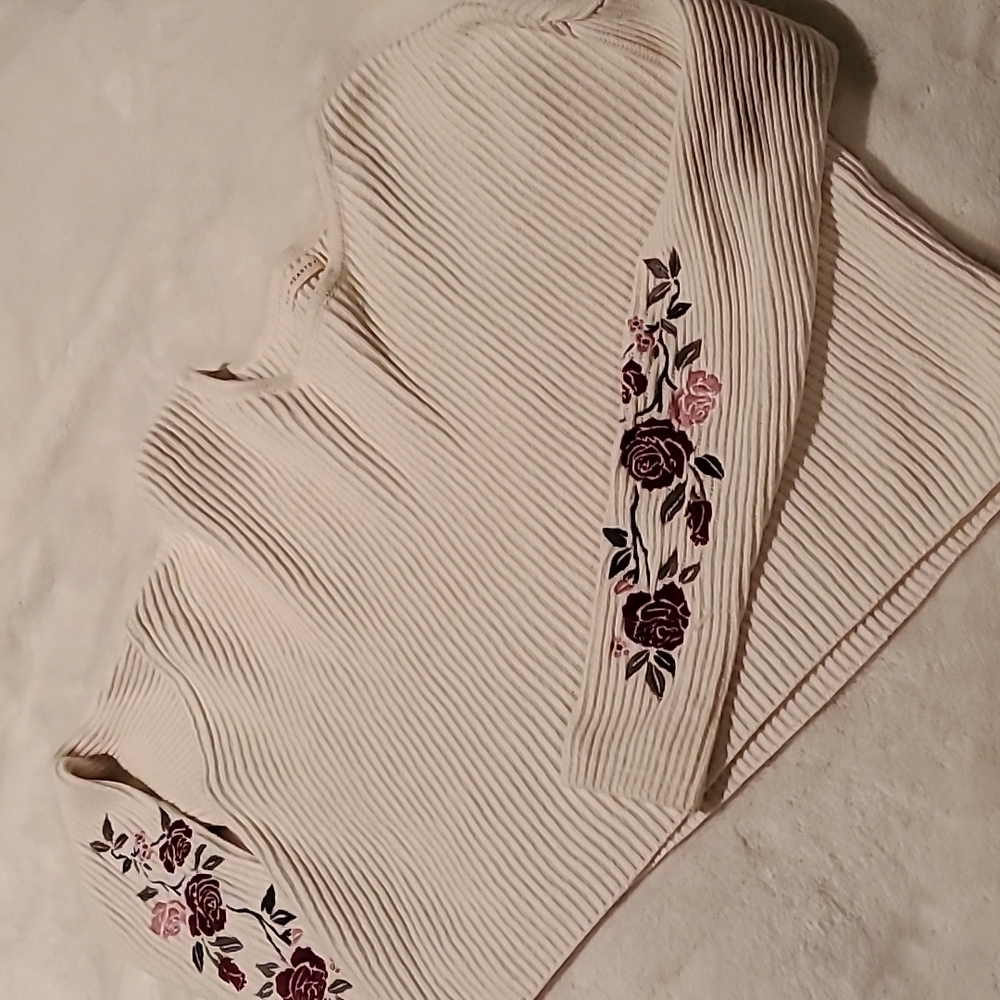 - Sweater crop top